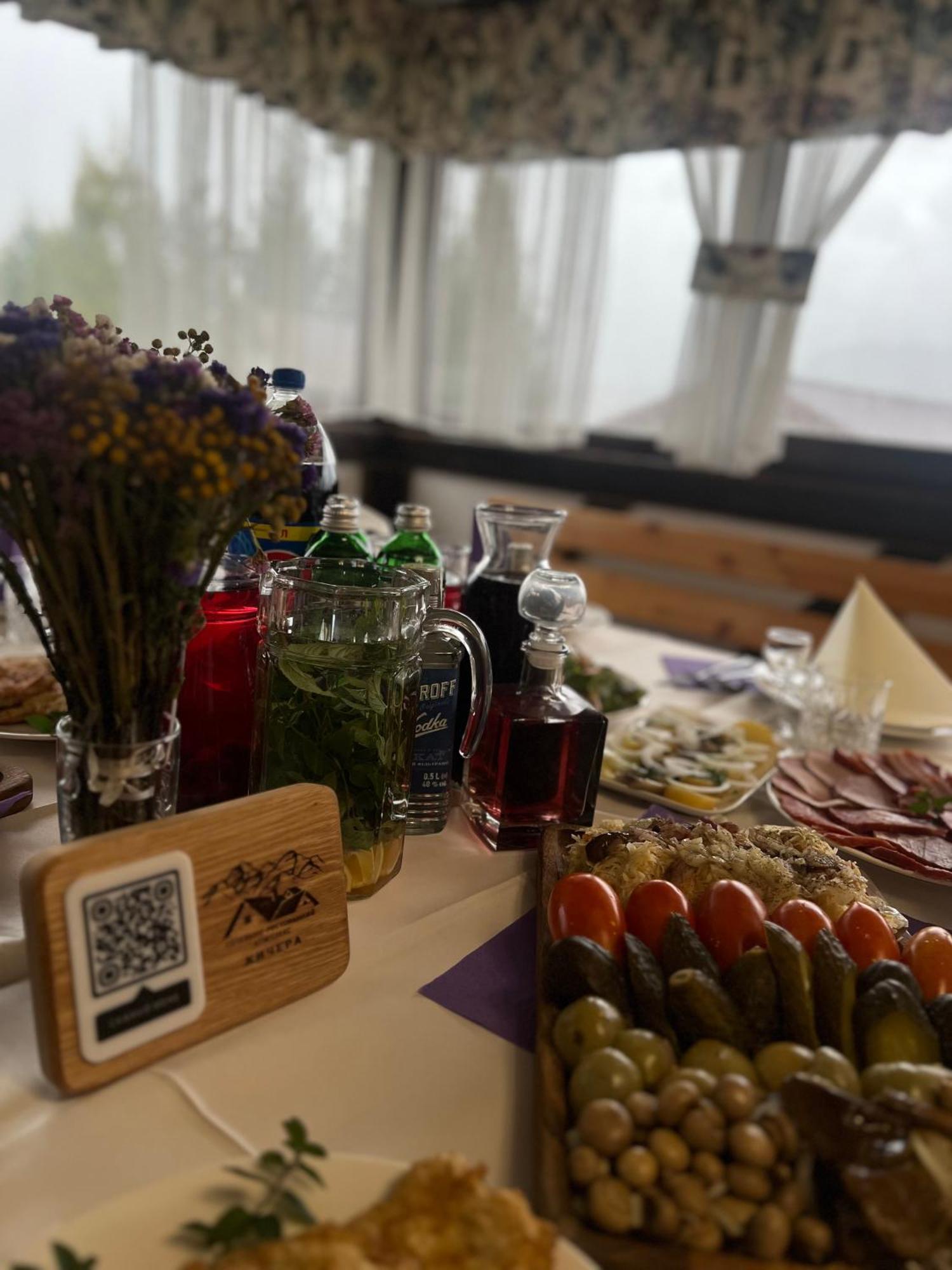 Готельно-Ресторанний Комплекс Кичера Volovets Esterno foto