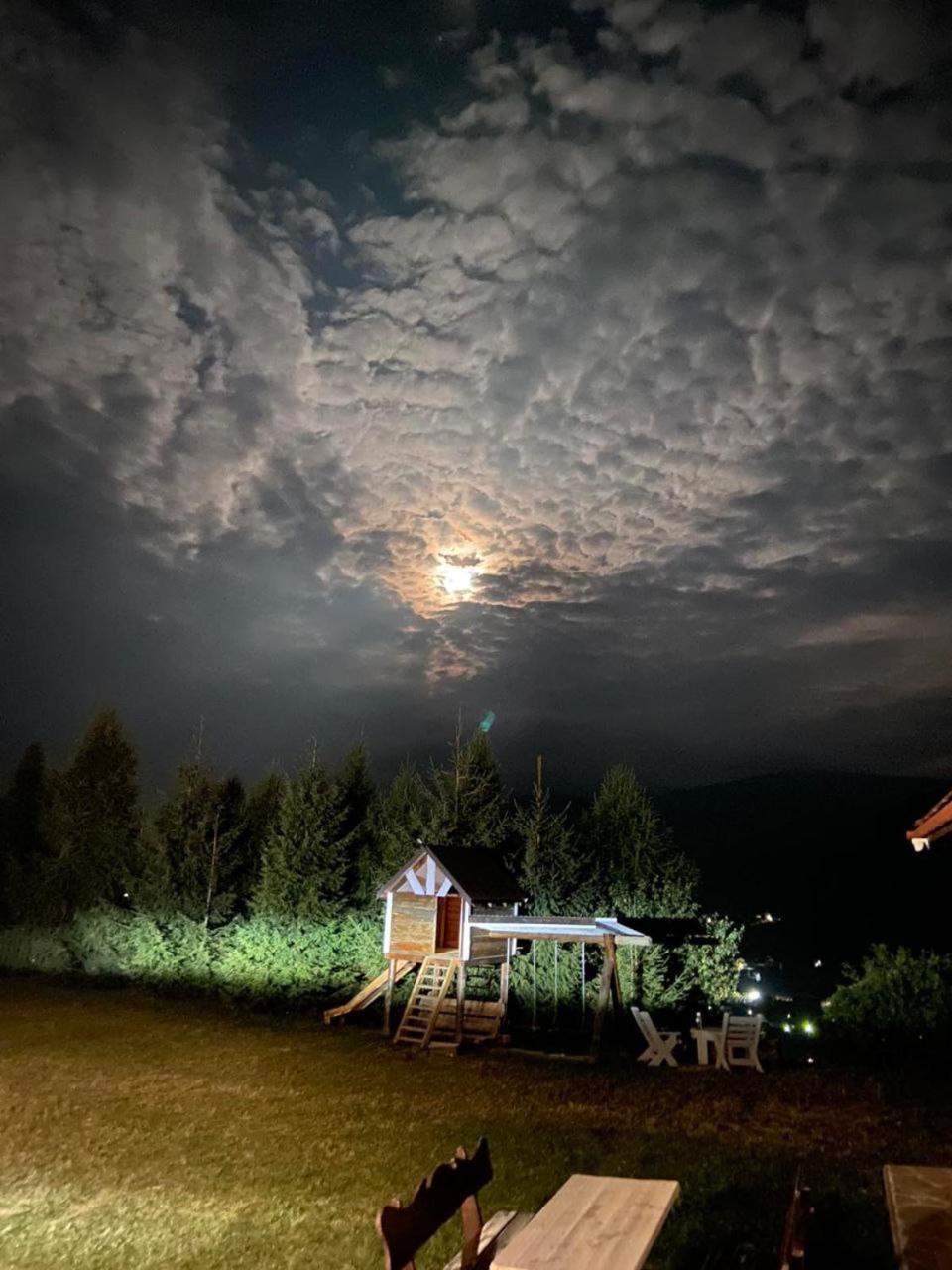 Готельно-Ресторанний Комплекс Кичера Volovets Esterno foto